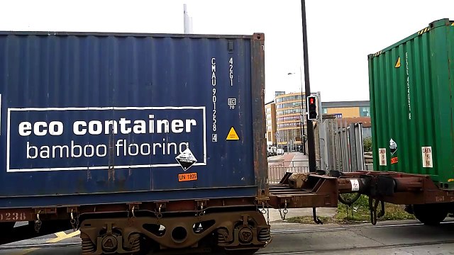 Irish Rail Class 071 ( 076 ) heading out of North Wall with a freight train