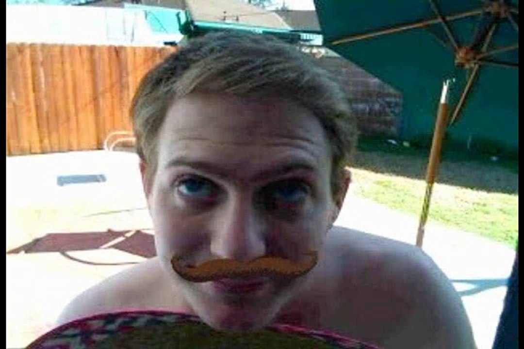 Vlog 23: I'm About to PEE
