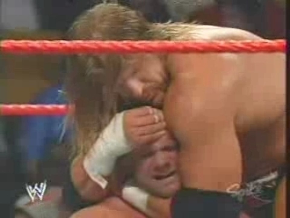 WWE - Chris Benoit vs Triple H - RAW 05 Gold Rush Tournament
