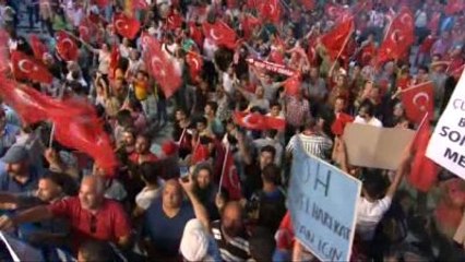 Taksim, Kısıklı, Saraçhane, Zeytinburnu, Esenler ve Bayrampaşa'da 'Demokrasi Nöbeti'