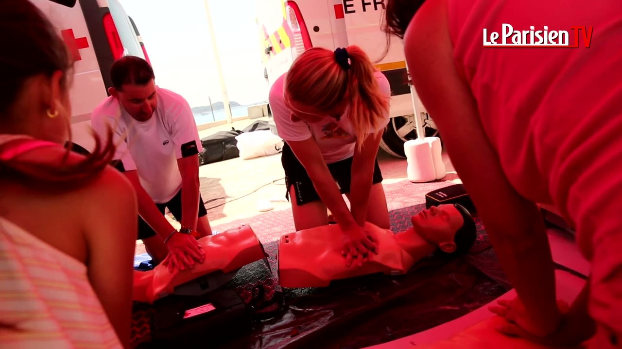 A la Ciotat, on apprend les gestes qui sauvent au bord de la plage
