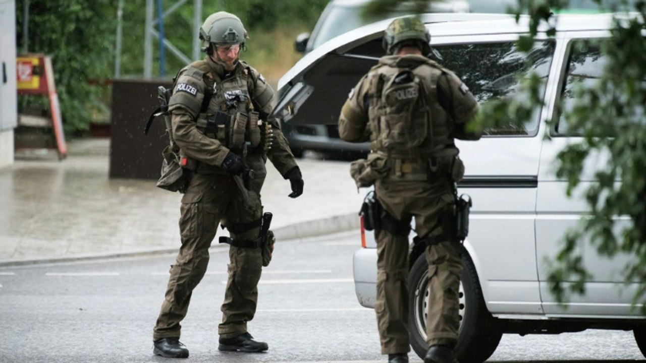 Fusillade à Munich: au moins huit morts dans un centre commercial