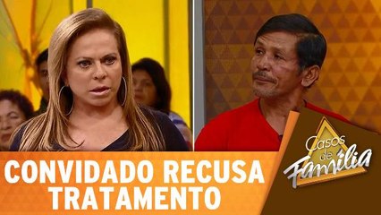 Convidado recusa tratamento de alcoolismo e surpreende Christina