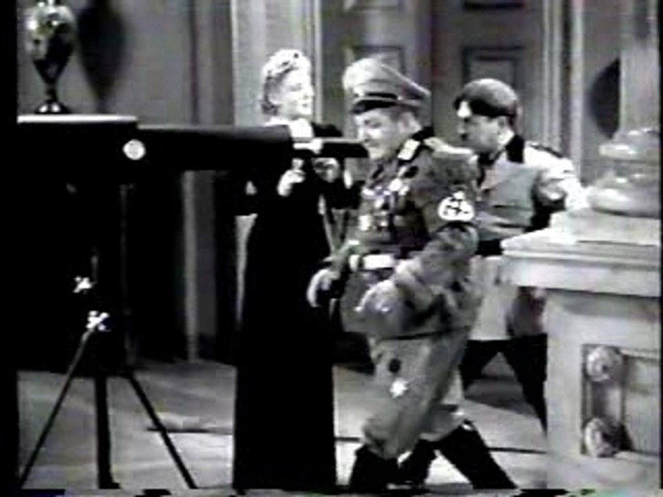 Three Stooges - I'll Never Heil Again