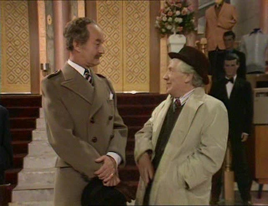Are You Being Served - S 7 E 1 - The Junior
