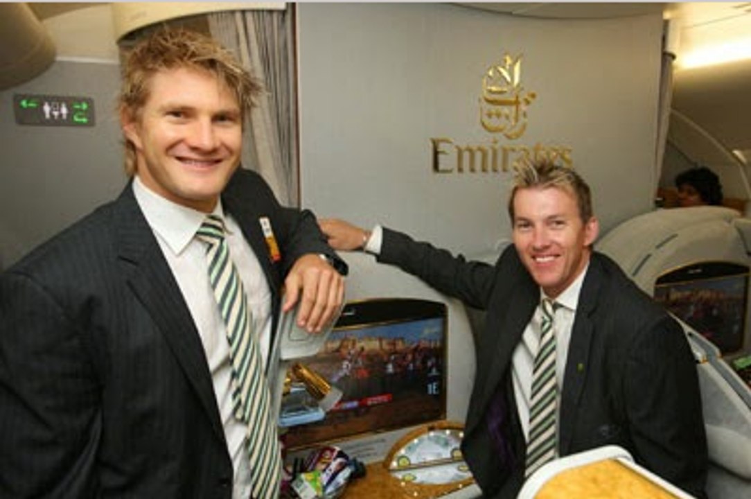 Brett lee and Shane Watson Singinig Song