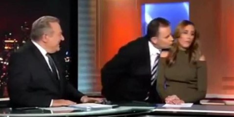 Canlı yayında spikeri öpmeye kalkıştı... "Evine git ve köpeğini öp"