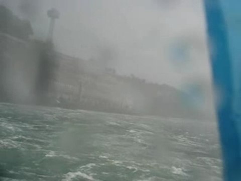 Chutes du Niagara vue du bateau