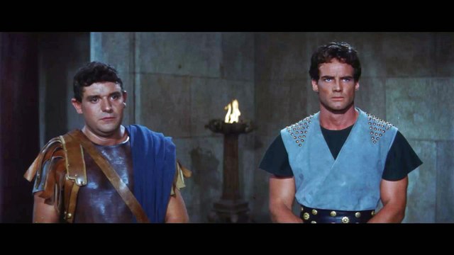 EXCLU - Voici le teaser très original de Thierry Ardisson pour l'arrivée de Salut les terriens sur C8