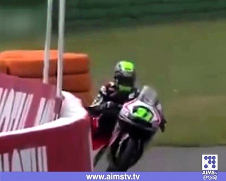 گھٹنوں کے بل موٹر سائیکل چلانے کا شاندار مظاہرہ