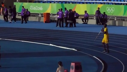 Quand Usain Bolt s'essaye au lancer du javelot à Rio !