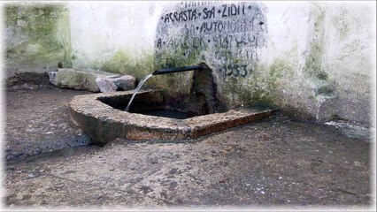 The sound of water flowing in a fountain
