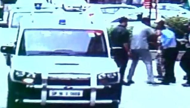 Watch | Union Minister Mahesh Sharmaís security personnel thrash society guards