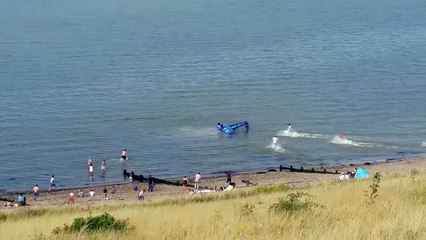 Amerrissage d'urgence pour cet avion en detresse pendant un show aérien en angletterre