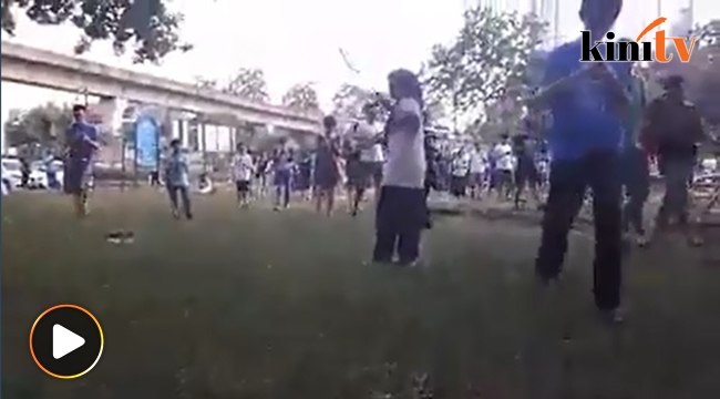 Sebab Pokemon Go, nak main badminton pun tak boleh