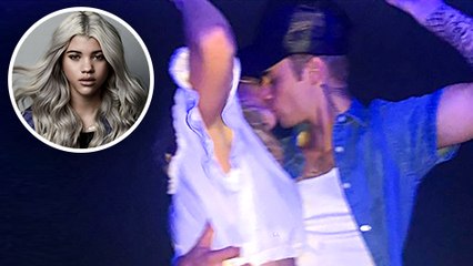 Justin Bieber - Sofia Richie MAKEOUT In Public | Unseen Pictures