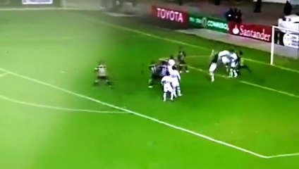 Maicon brilha na baliza do São Paulo(480)