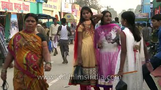 Girls of Bihar  Crowded streets of Sonepur during Mela