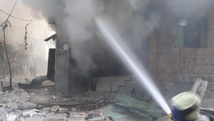 Rus ve Rejim Halep'te Elbise Çarşısını Bombaladı