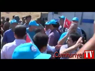 Tekbir getirip cenaze törenine saldırdılar