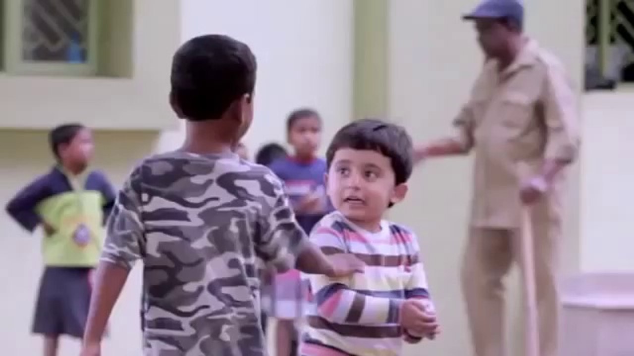 La vidéo émouvante d'un orphelin