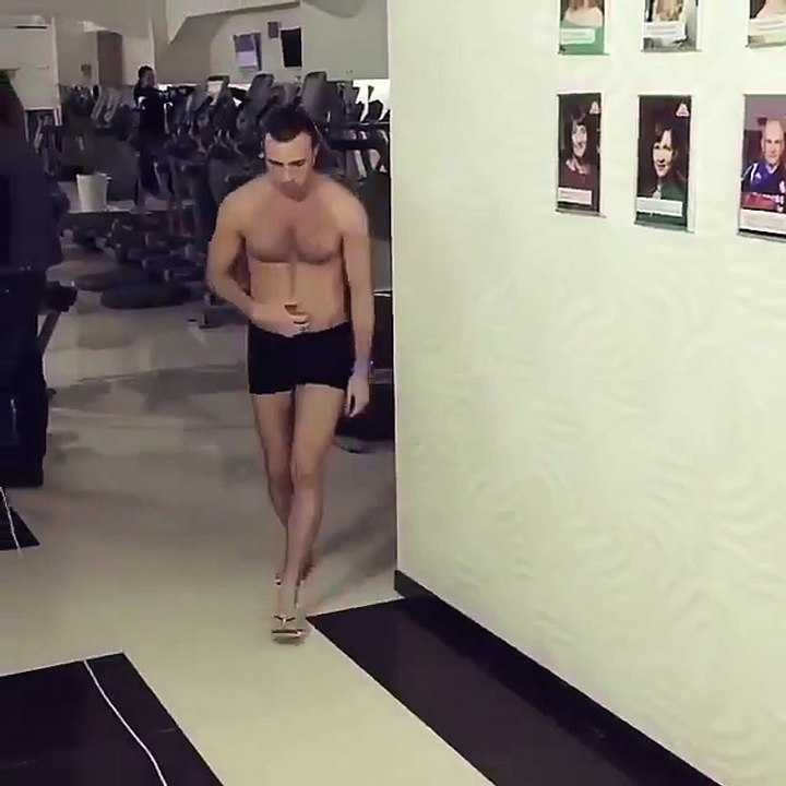 When Boys see girls in Gym !lol