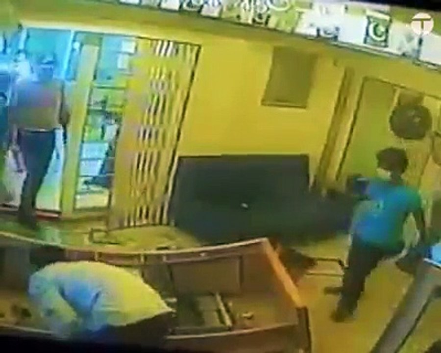 CCTV footage of attack  "MQM workers attacking ARY News"