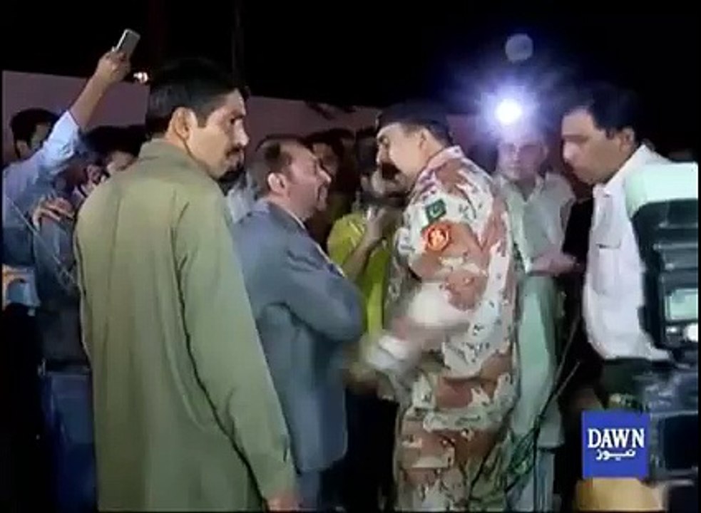 Rangers take MQM leaders Farooq Sattar, Khawaja Izhar into custody