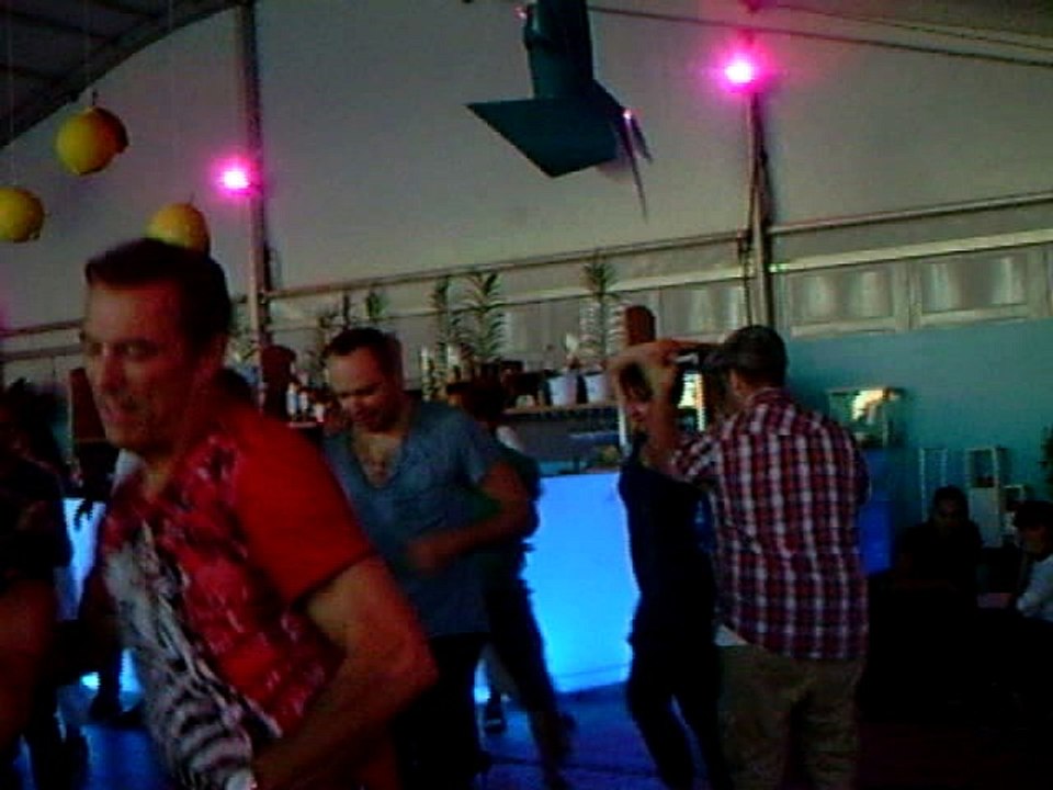 Danse de salsa, Soirée latino au Dôme, au bord du Plan d'eau le 22 août 2016, .Brumath, France.