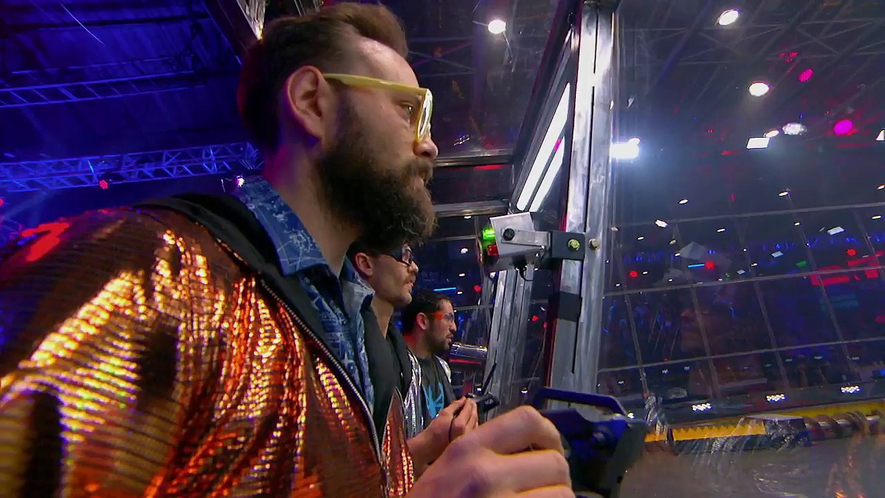 Complete Control vs. Warhead - BattleBots
