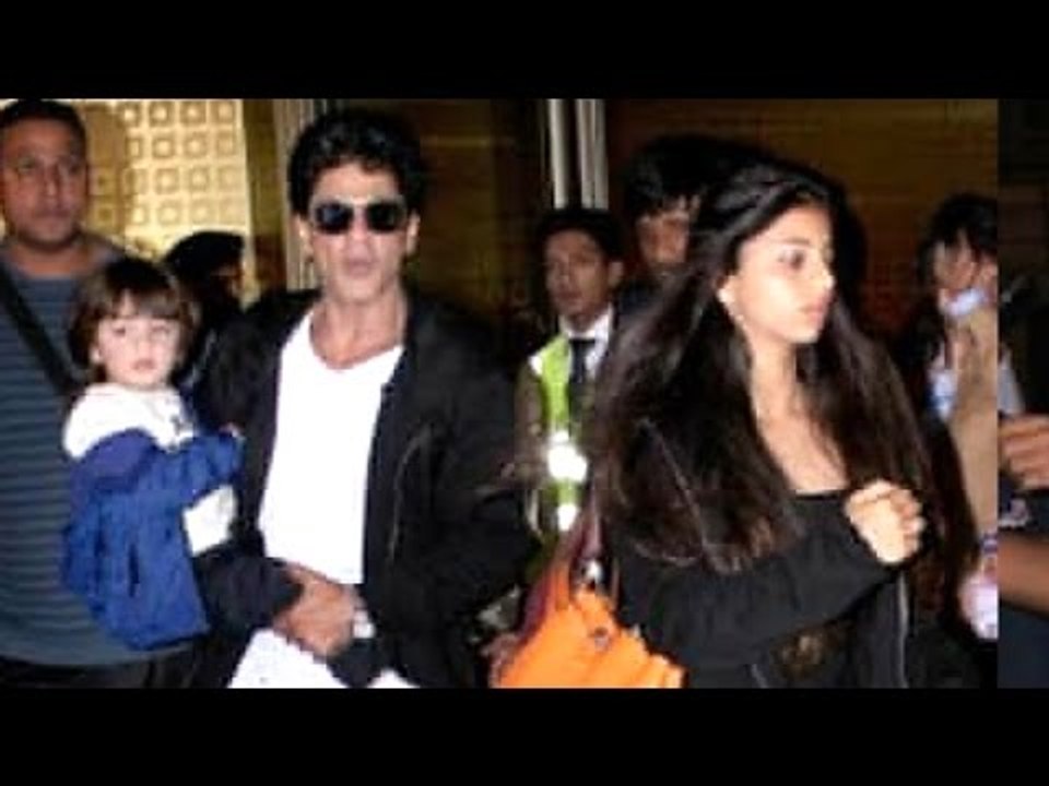 Shahrukh Khan's Beautiful Daughter Suhana Spotted At Mumbai Airport