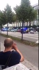 Descargar video: Schüsse in München - Schießerei - Shooting Munich