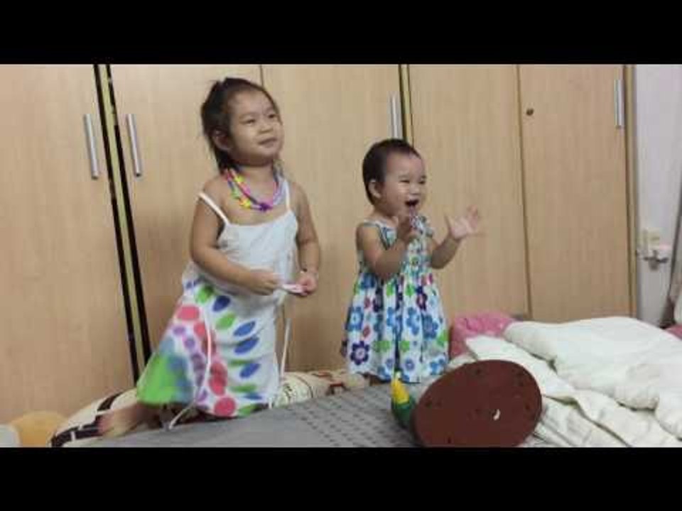 Cherry và Sunny bắt chước ba Lý Hải luyện thanh
