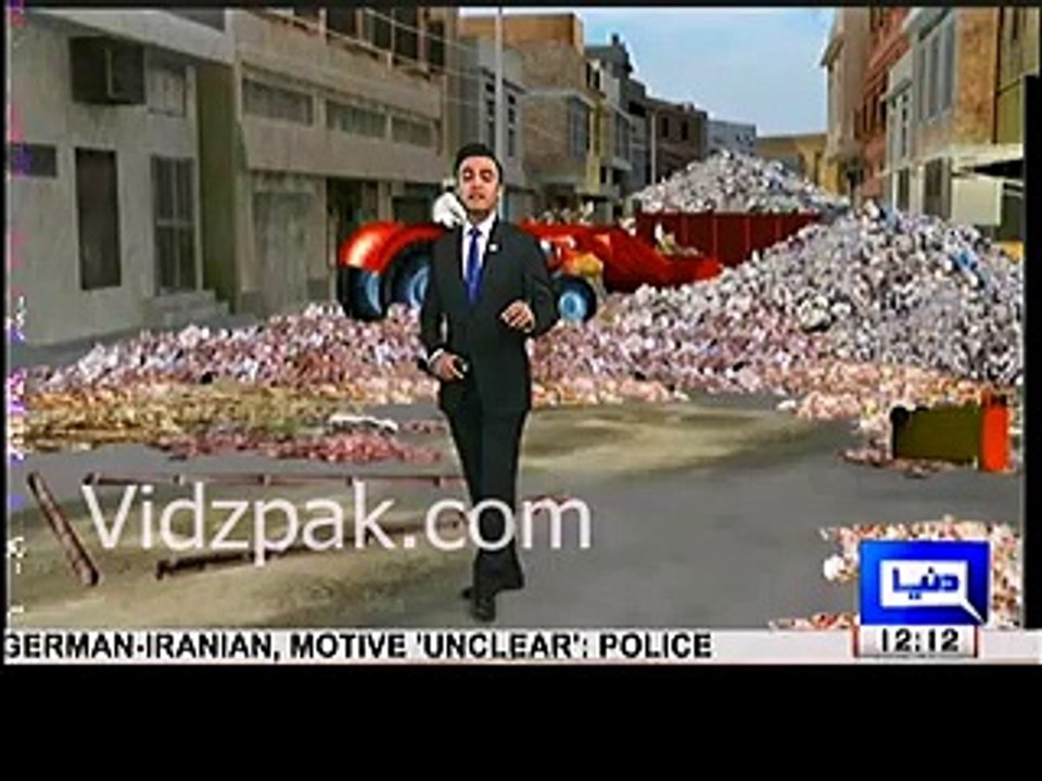 Dekhain kistarah Kachra chunnhne wala kistarah car ki battery ki chori kar rah hai - CCTV Footage