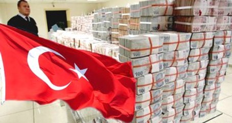 Fitch Türkiye'nin Notunu Düşürdü