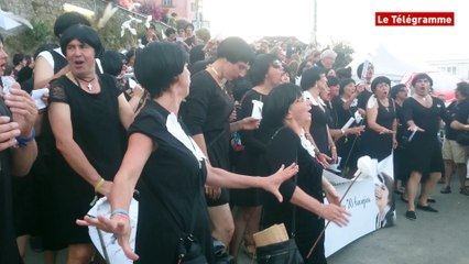 Douarnenez. Temps fête : "Donnez-nous mille colombes..."