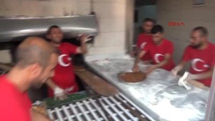 Nizip Fırıncılardan Darbe Protestosu