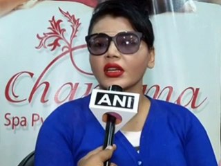 Rakhi Sawant React On Qandeel Baloch Honor Killing