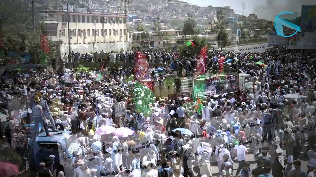 В Афганистане смертник взорвался на митинге, десятки погибших- появилось видео