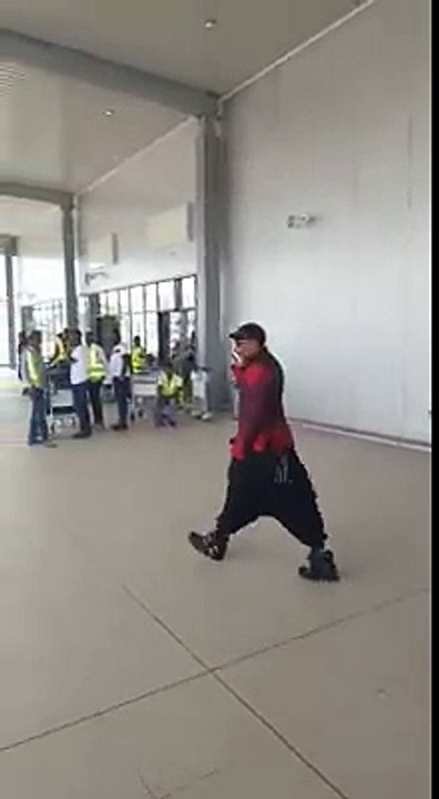 Koffi Olomide | Le bagarreur Koffi Olomide vient d'arriver à Kinshasa , hué par les kinois