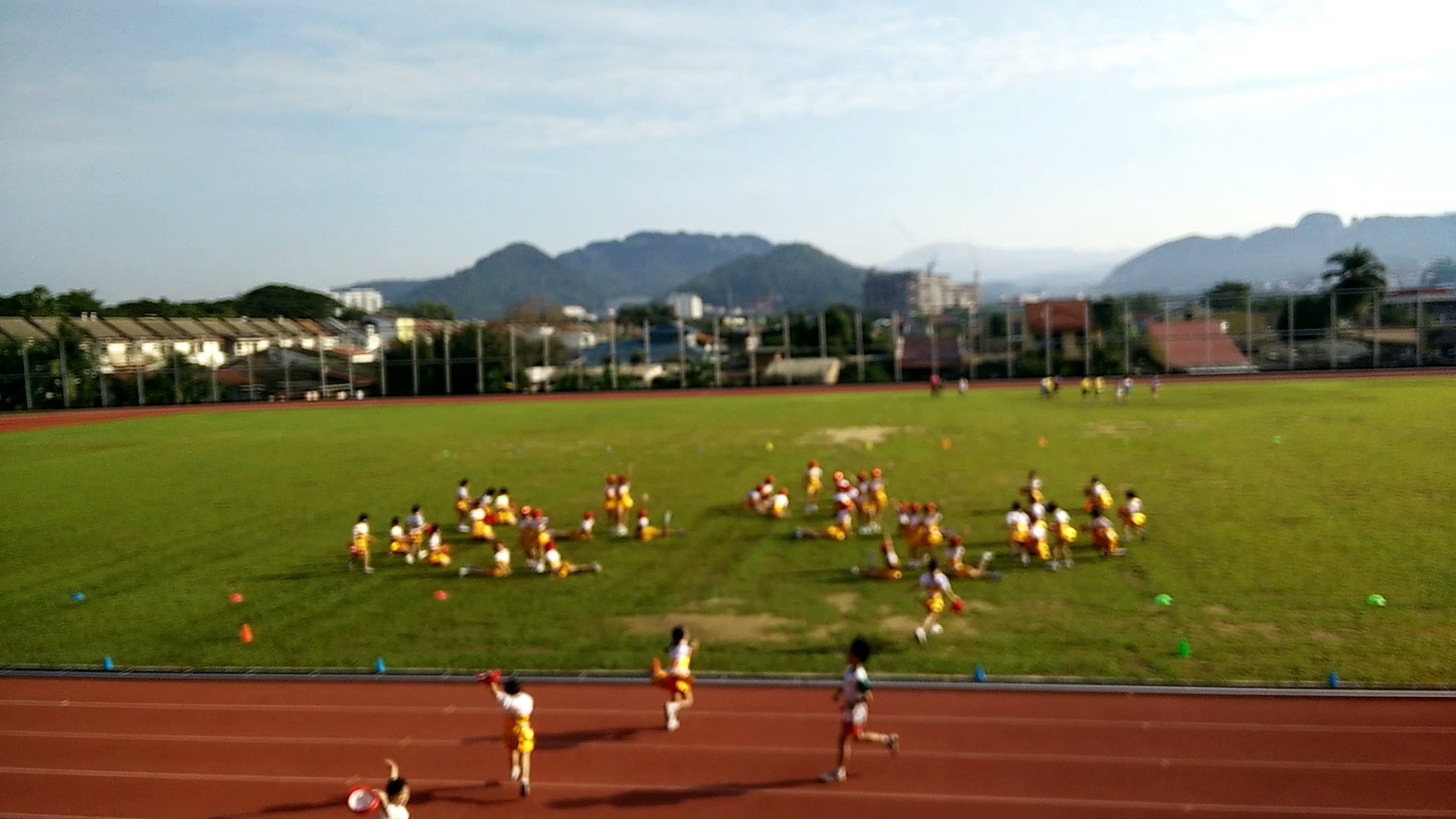 ⁣文良港中华小学运动会2016 韵侓操