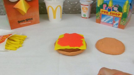 Le menu enfant Happy Meal Mcdonald's burger frite en pâte à modeler