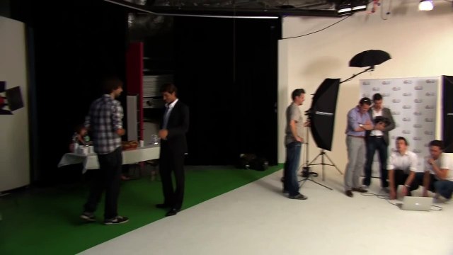 Amazing Roger Federer trickshot on Gillette ad shoot