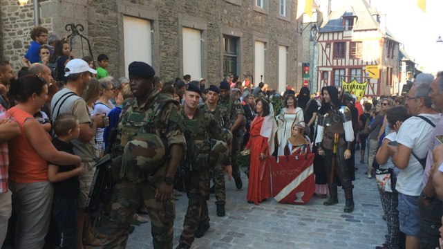 Fête des remparts: remontée du Jerzual