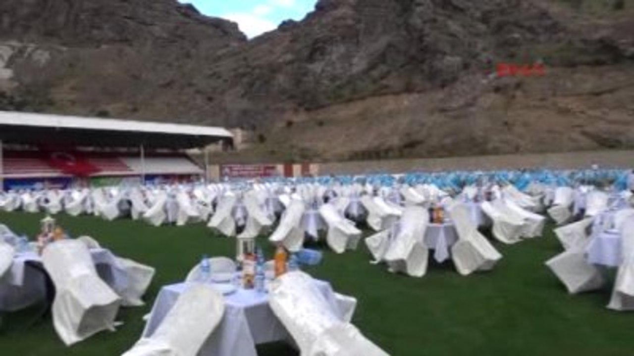Gümüşhane Yeni Şehir Stadyumu'nda Düğün Töreni