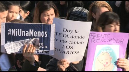 Con "Teteada" en plazoleta, madres argentinas protestaron contra prohibición de amamantar en público