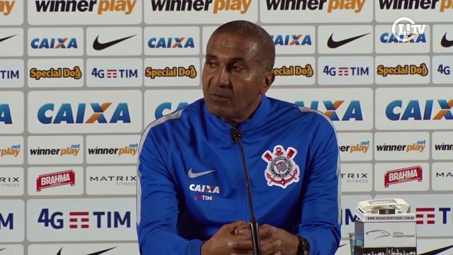 Apesar das vaias da torcida, Cristóvão afirma que Corinthians melhorou