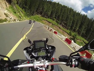 2 R 1200 GS, 2 Triumph Tiger 800, 1 Honda Crosstourer 1