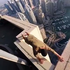 ناقابل یقین ، انتہائی مضبوط اعصاب کے مالک شخص کے کام دیکھیں