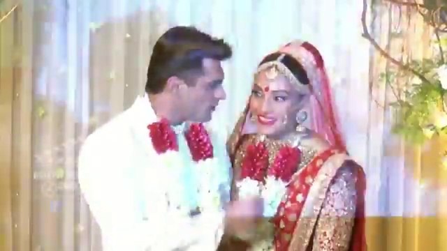 Bipasha Basu & Karan Grover Enjoying SEXY HONEYMOON On Beach